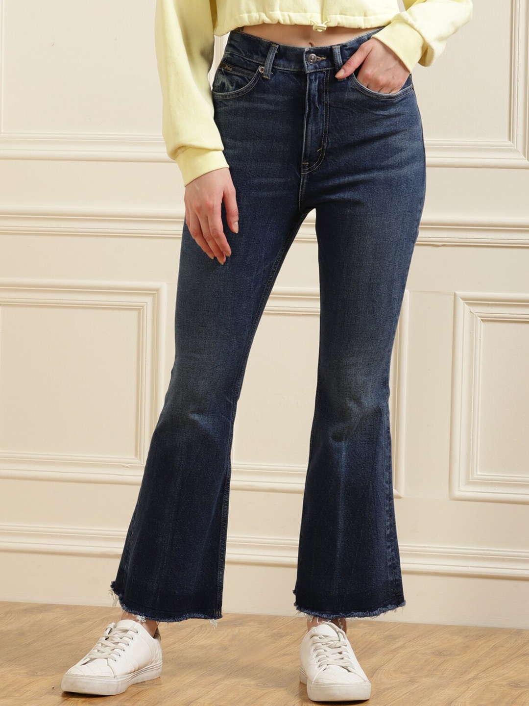 

Polo Ralph Lauren Women Blue Comfort Slim Fit Light Fade Jeans