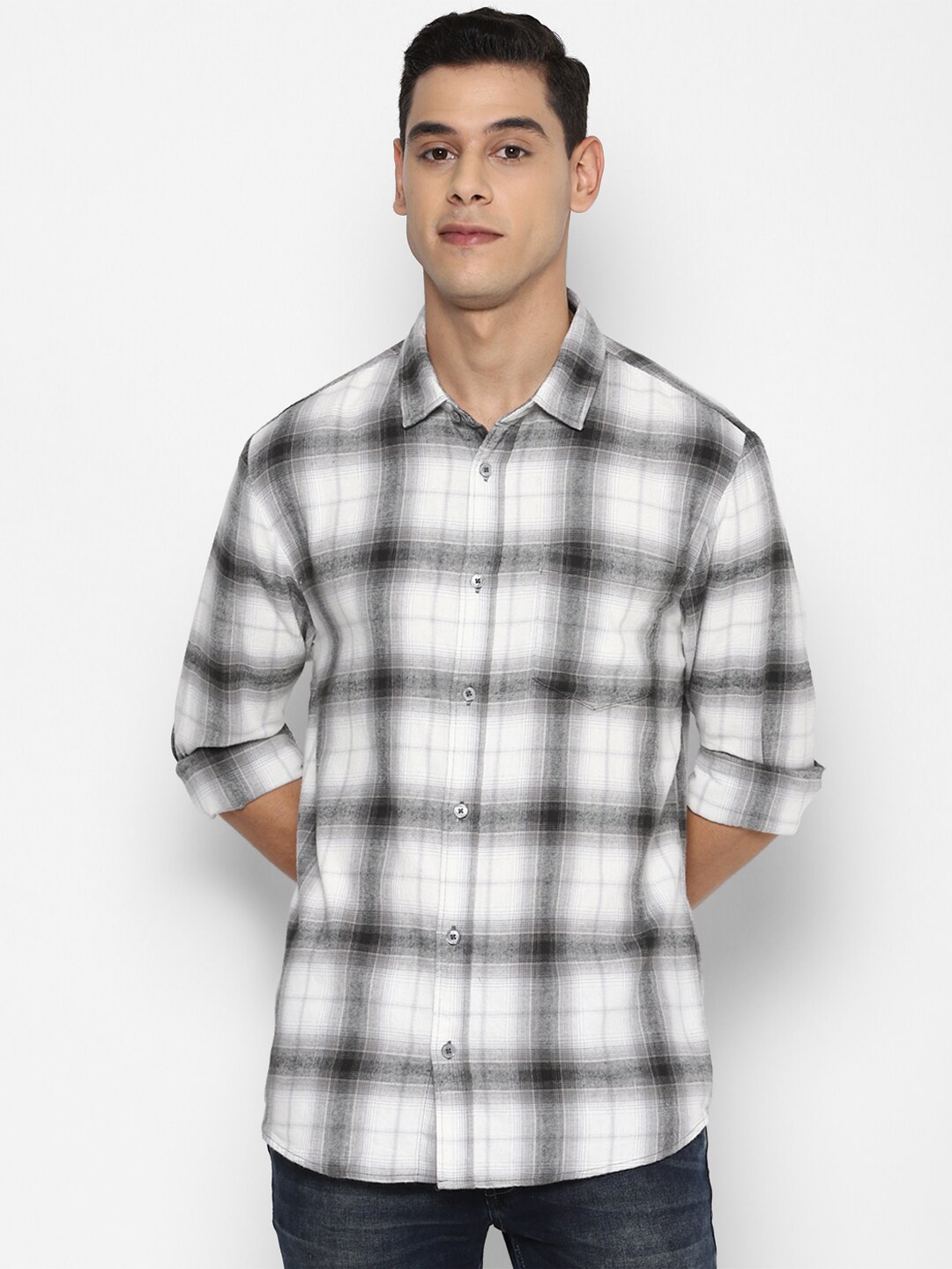 

FOREVER 21 Men White Checked Pure Cotton Casual Shirt