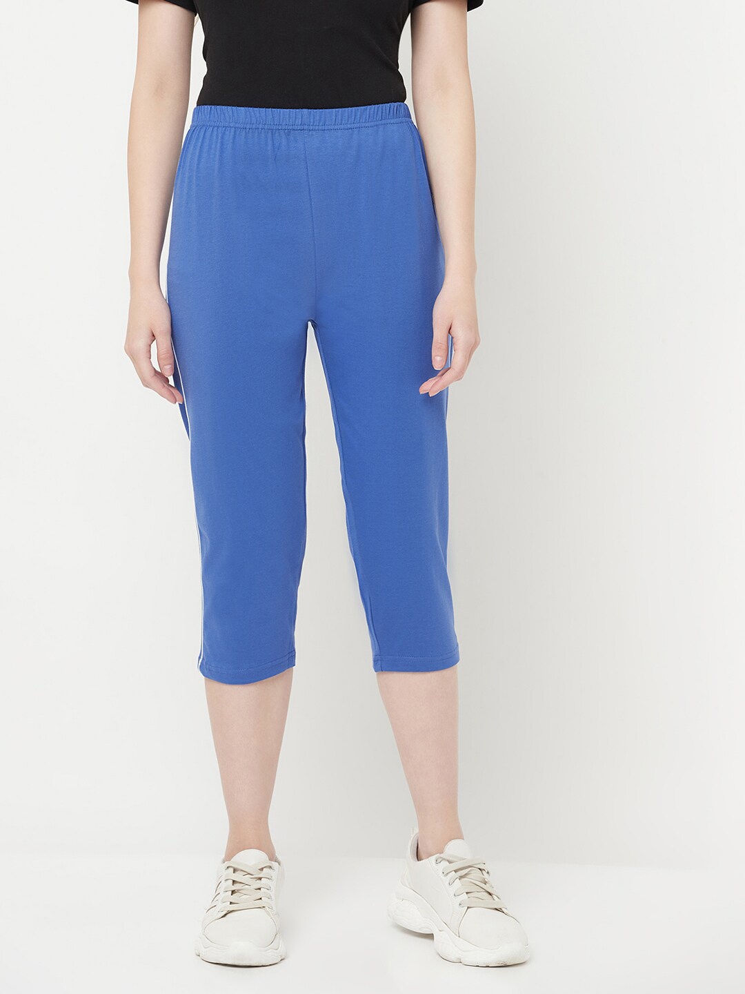 

Espresso Women Blue Solid Regular Fit Pure Cotton Capri