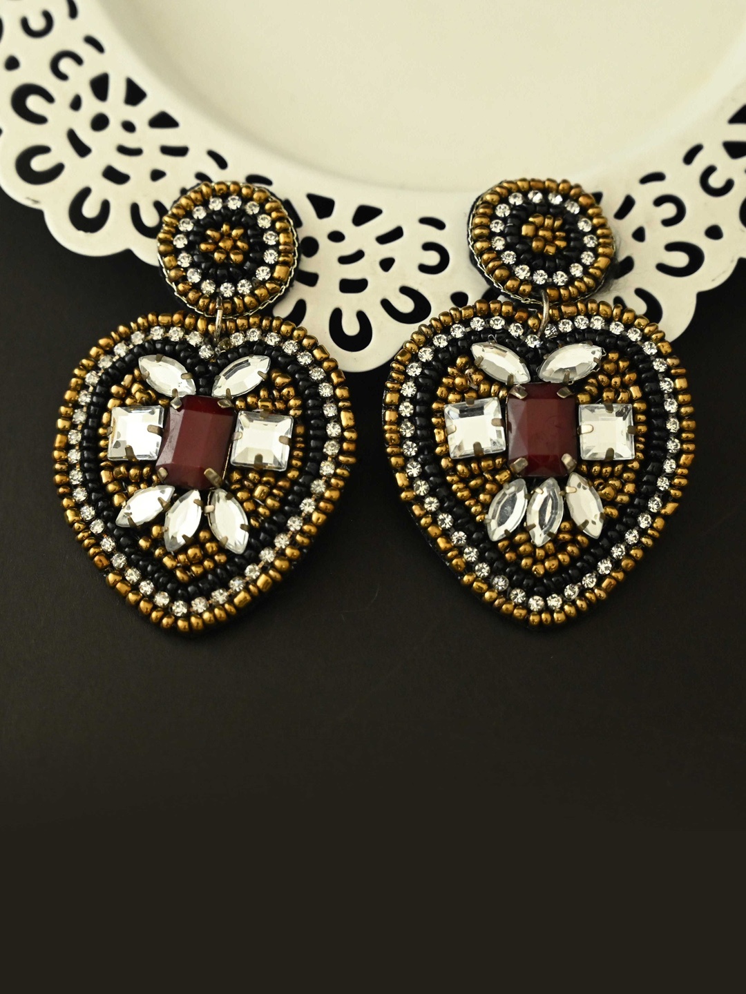 

justpeachy Gold-Toned & Maroon Heart Shaped Drop Earrings