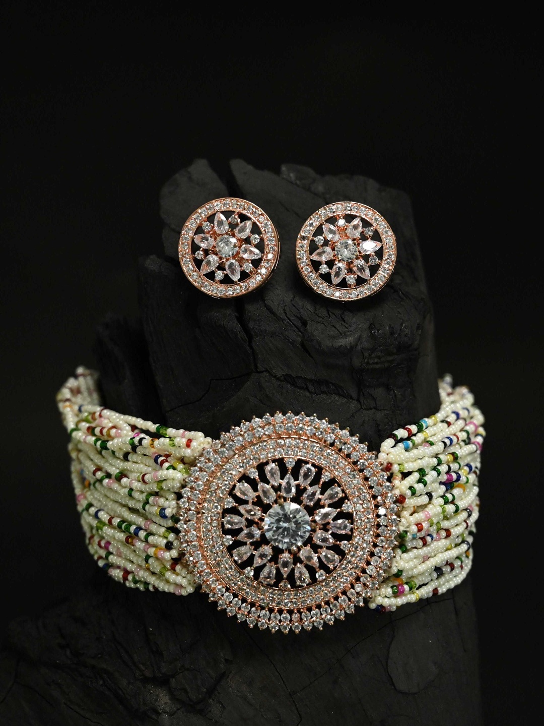 

justpeachy Rose Gold-Plated White Stone-Studded & Pearl Beaded Jewellery Set