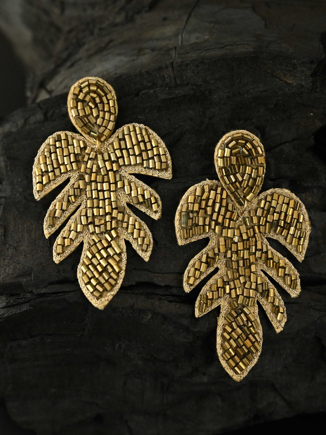 

justpeachy Gold-Toned Leaf Shaped Drop Earrings