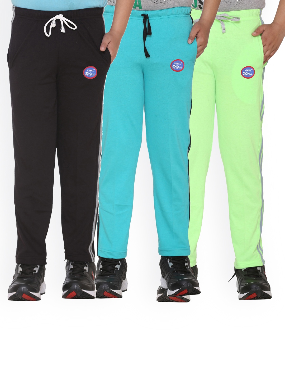 

MACK JONNEY Set Of 3 Kids Black & Green Solid Cotton Track Pants