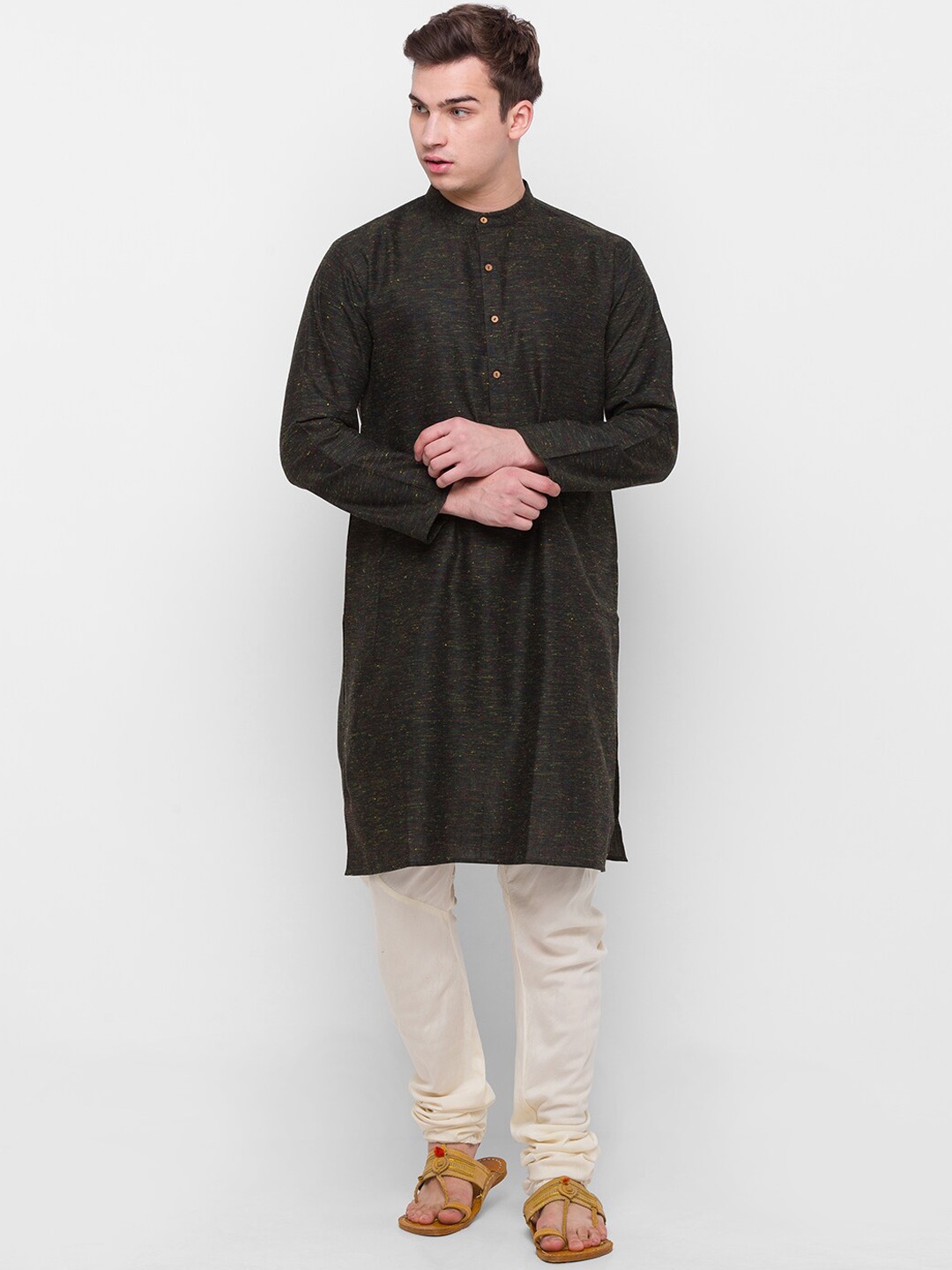 

Globus Men Black Solid Kurta