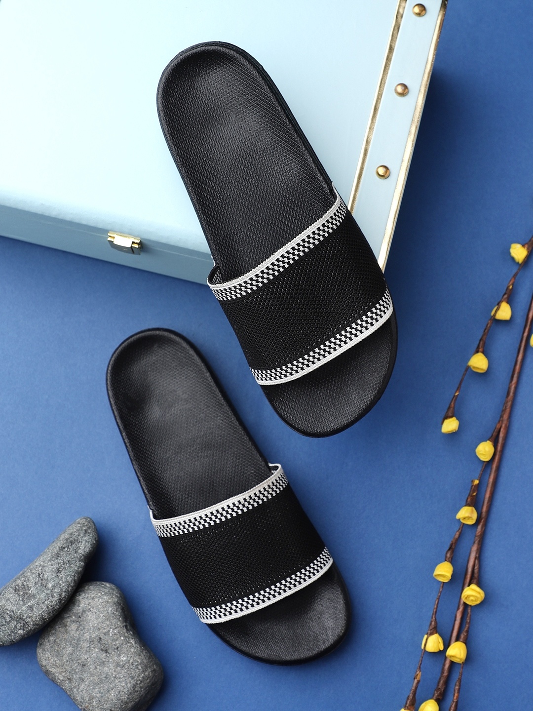 

Pampy Angel Women Black & White Rubber Sliders