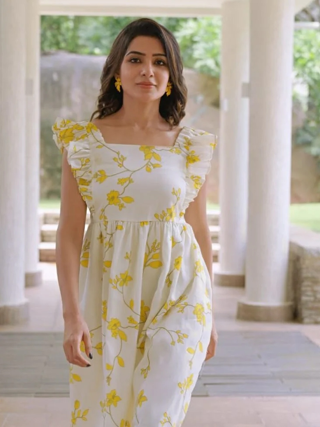 

Saaki White Floral Crepe Dress