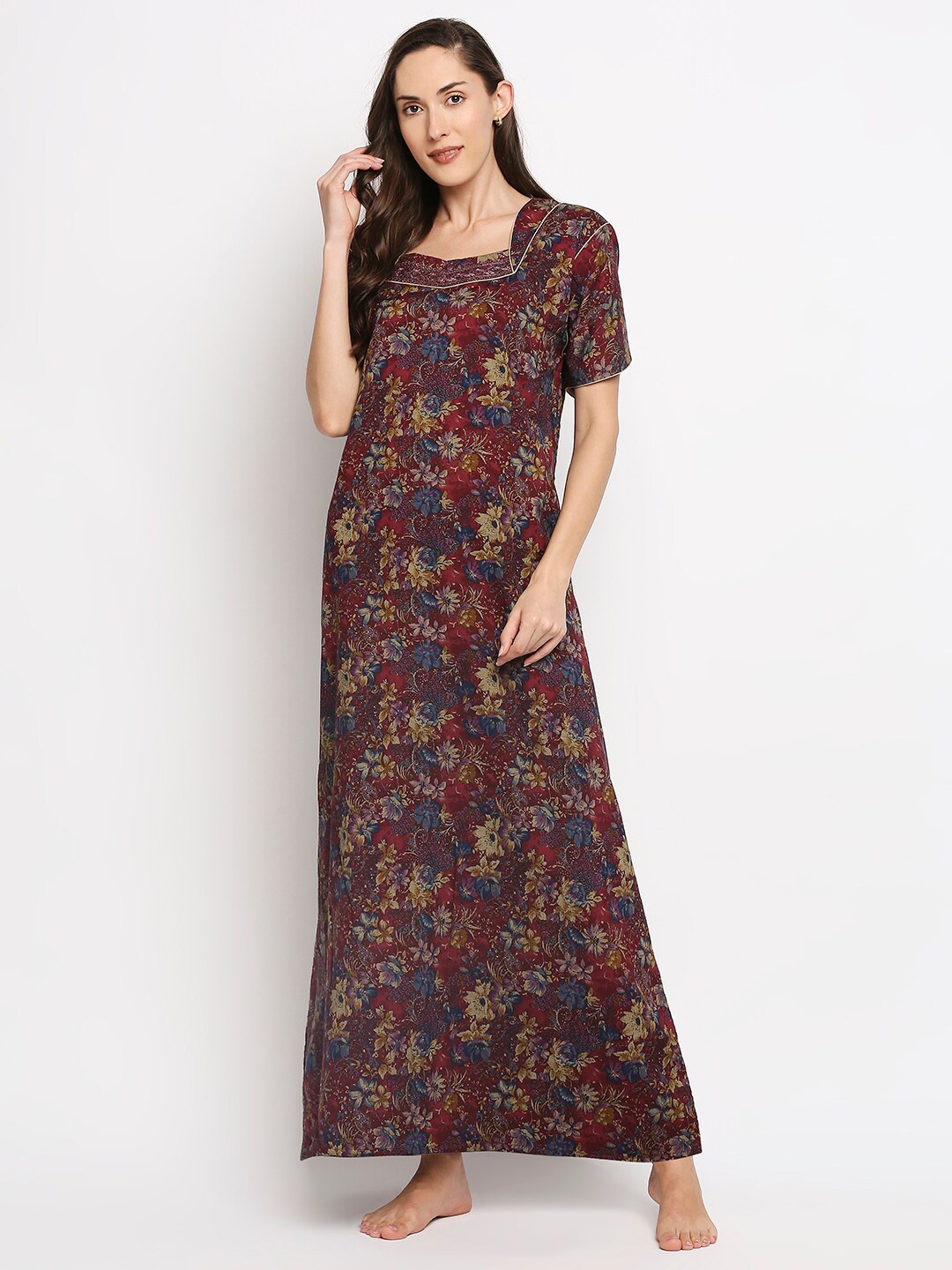 

Pretty Awesome Maroon Printed Maxi Nightdress