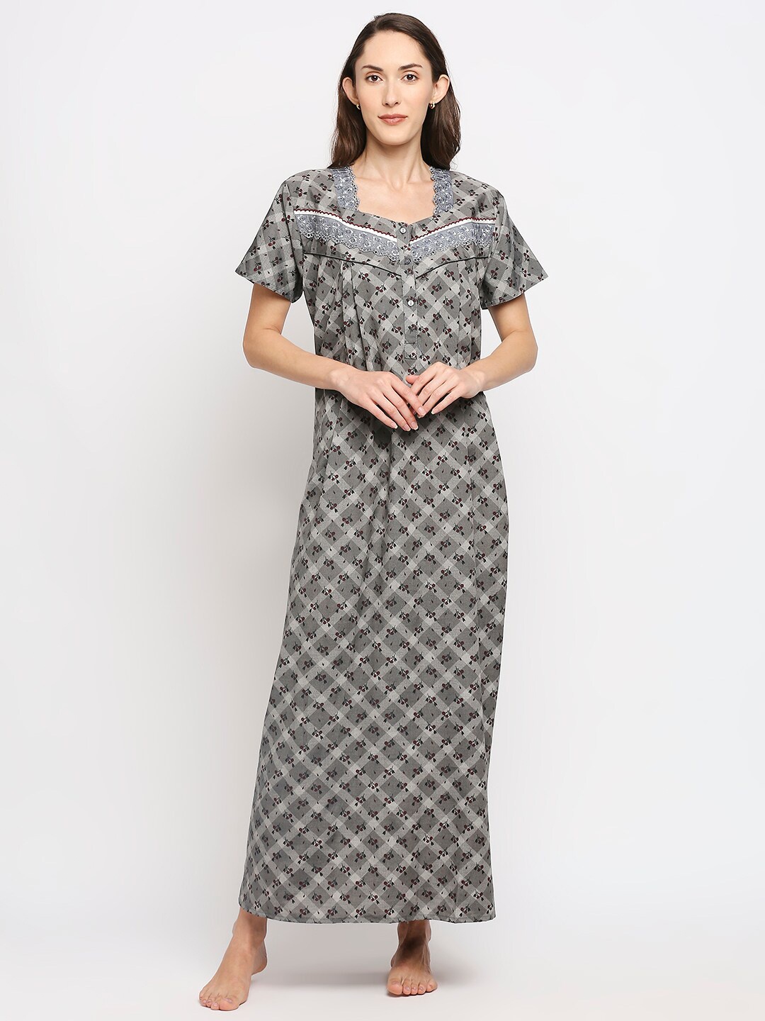 

Pretty Awesome Grey Printed Maxi Nightdress
