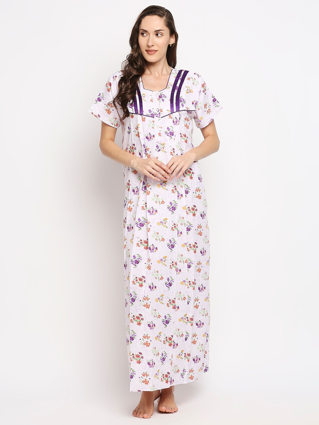 

Pretty Awesome White Printed Maxi Nightdress