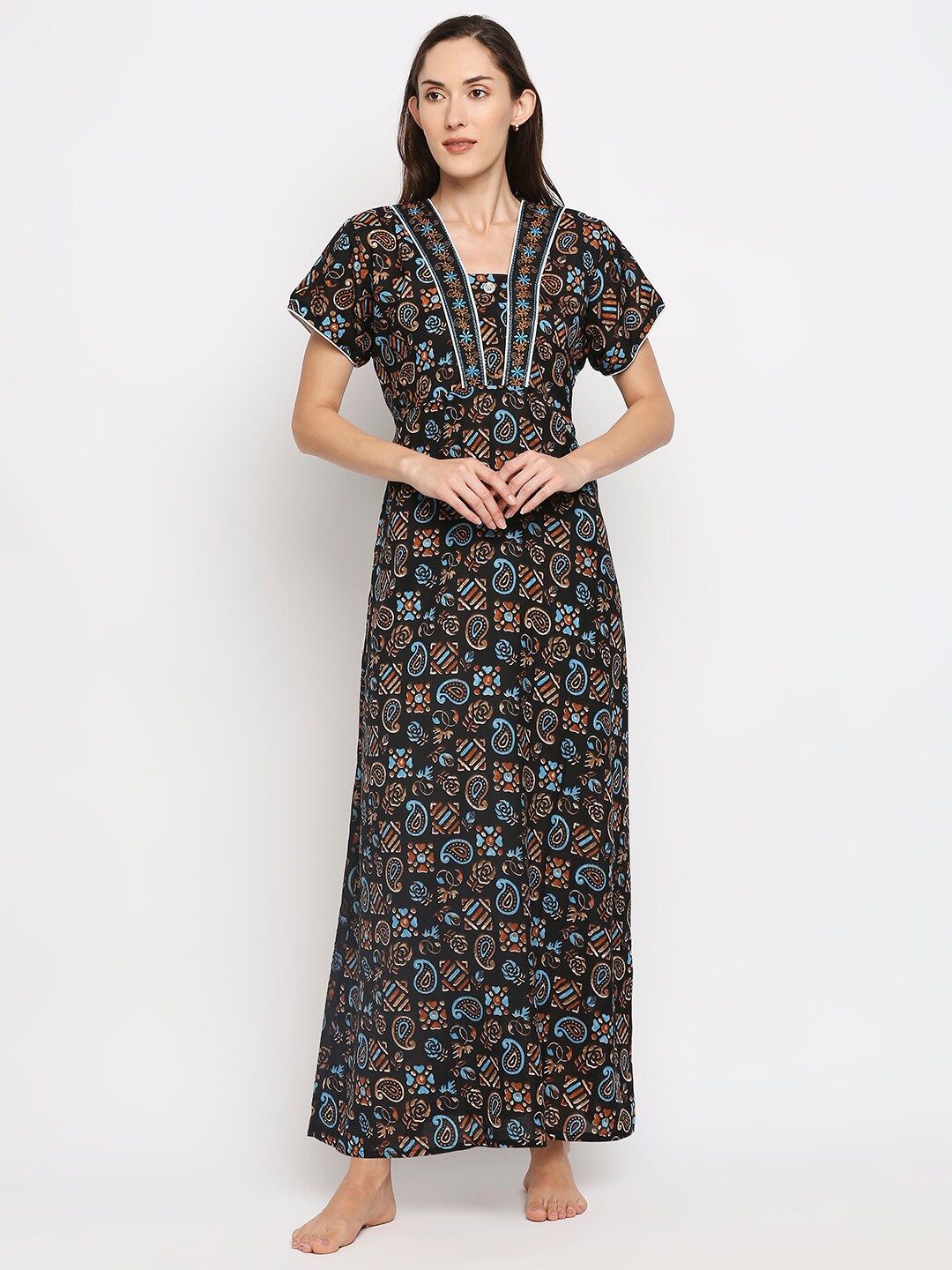 

Pretty Awesome Women Black FloralPrinted Maxi Nightdress