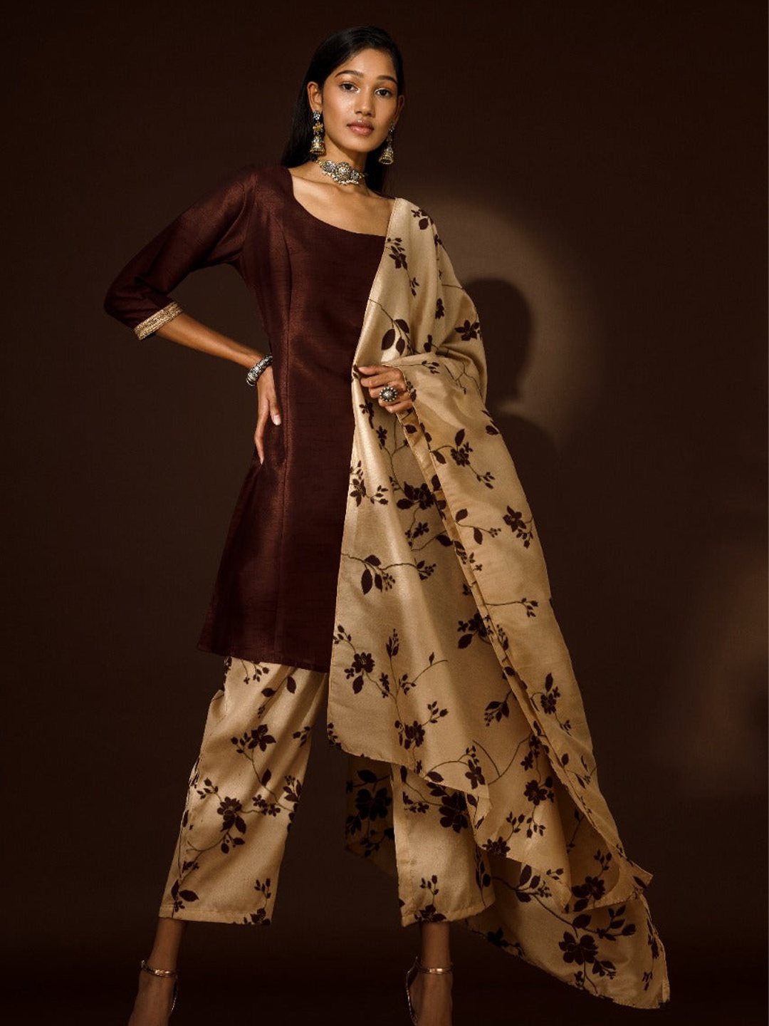 

Saaki Women Brown & Beige Floral Printed Silk Crepe Kurta with Palazzo & Dupatta