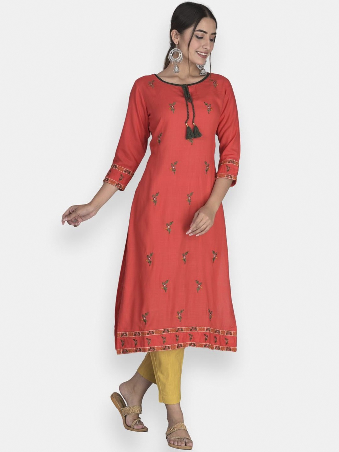 

VEDANA Women Red Keyhole Neck Patchwork Kurta