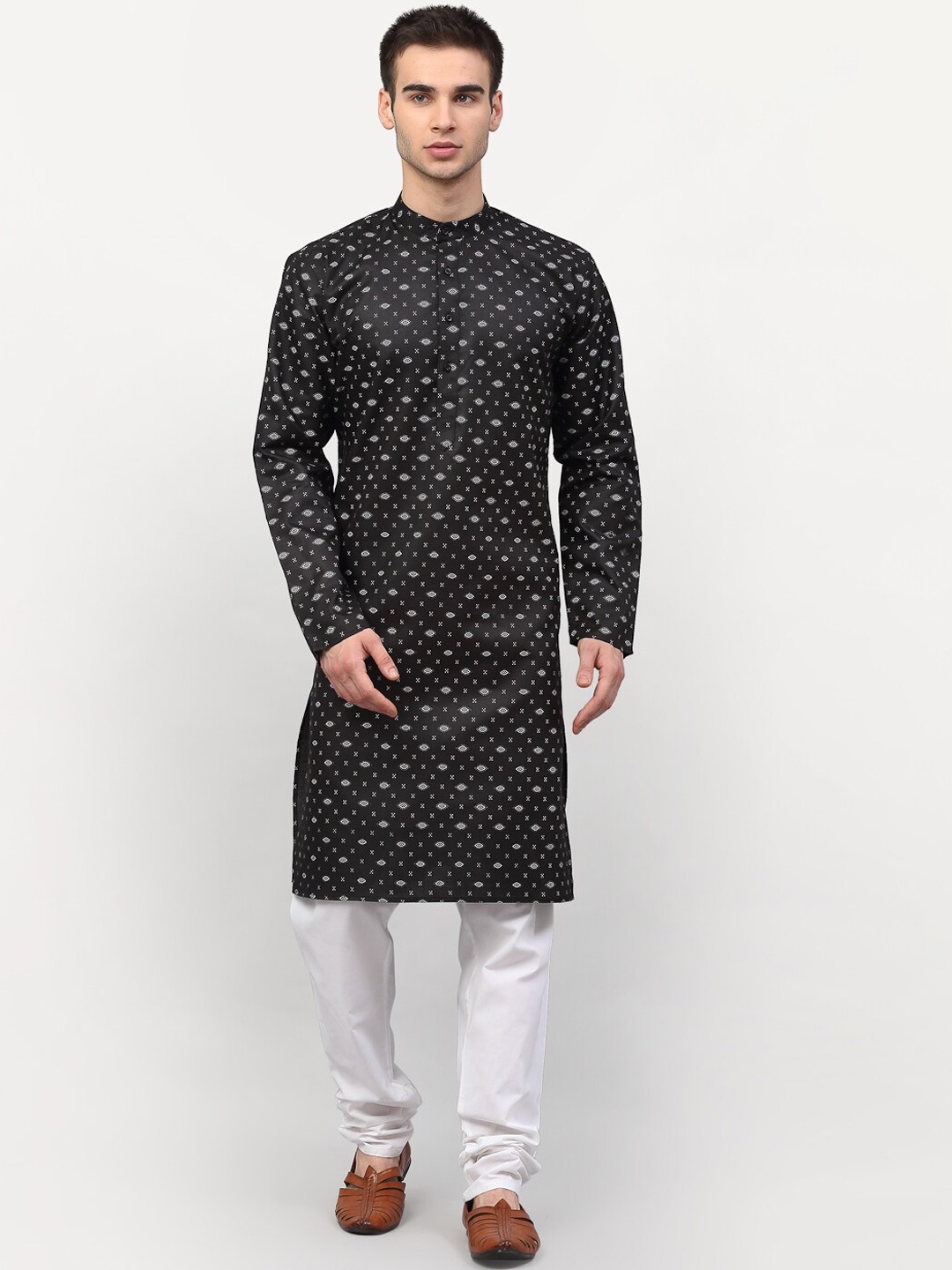 

Jompers Men Black & White Ethnic Motifs Printed Kurta with Churidar