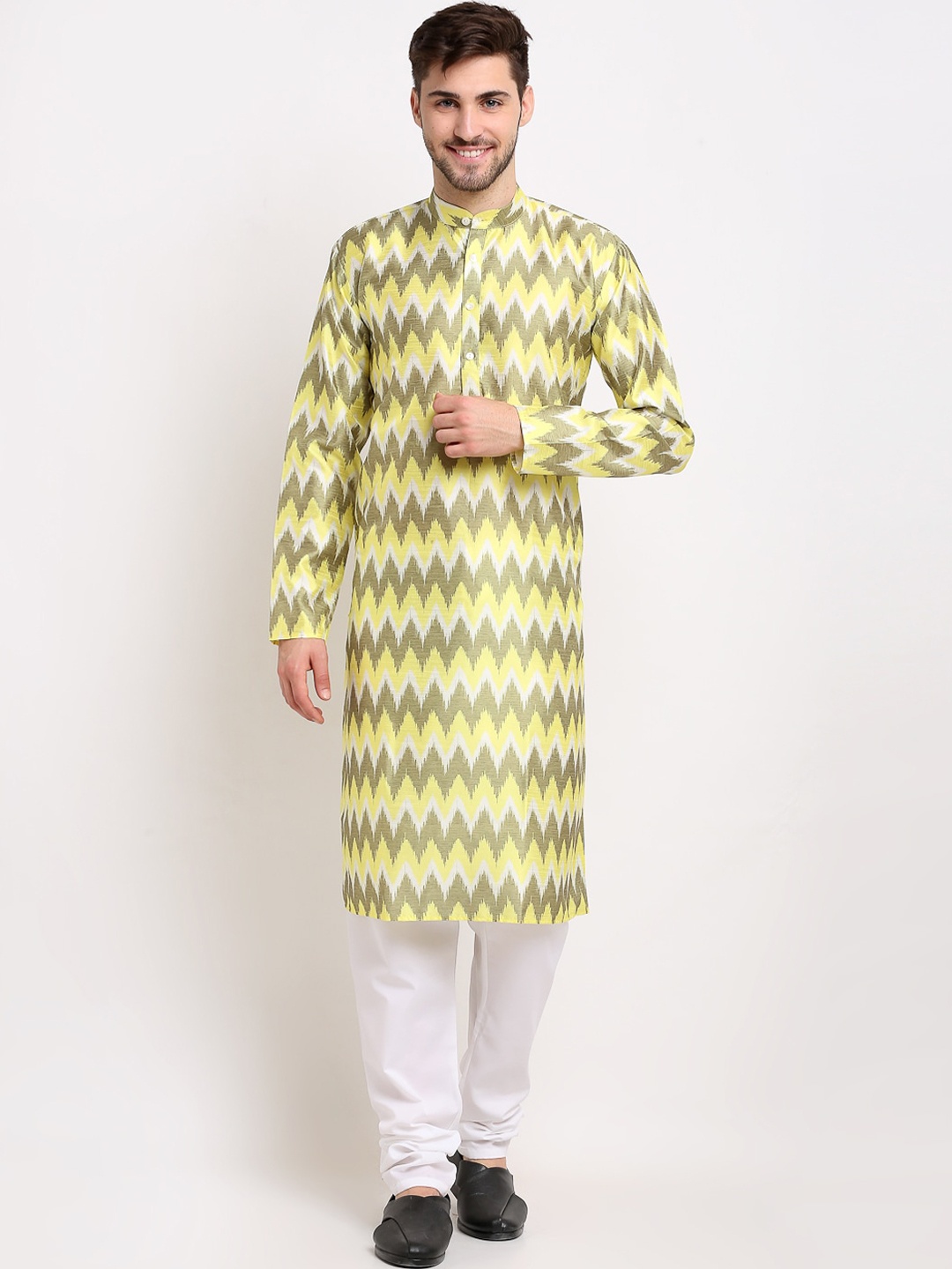 

Jompers Men Green Printed Pure Cotton Kurta with Pyjamas