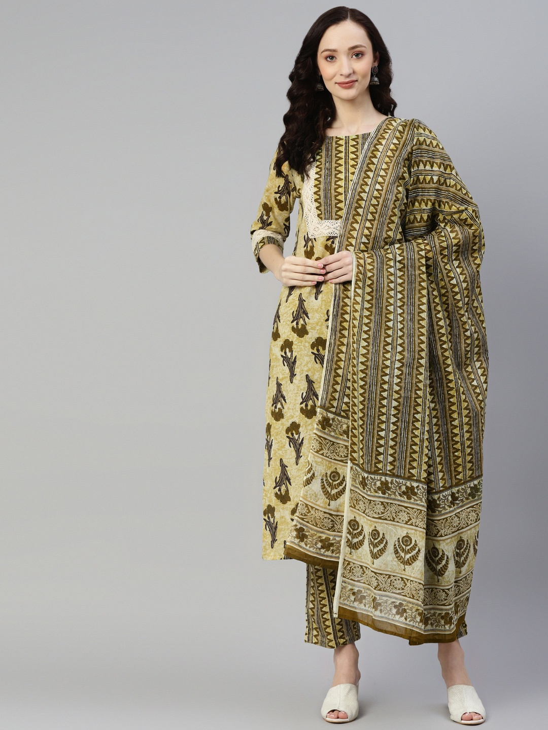 

Yuris Women Green Floral Printed Pure Cotton Kurta with Trousers & With Dupatta