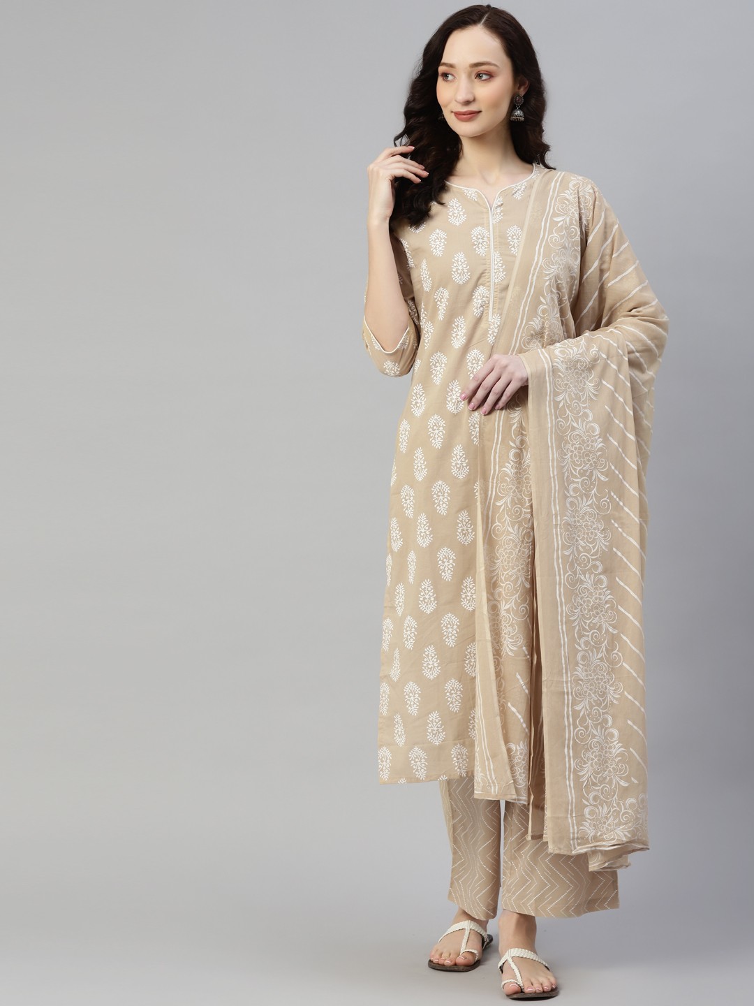 

Yuris Women Beige & Off-White Paisley Pure Cotton Kurta with Palazzos & With Dupatta