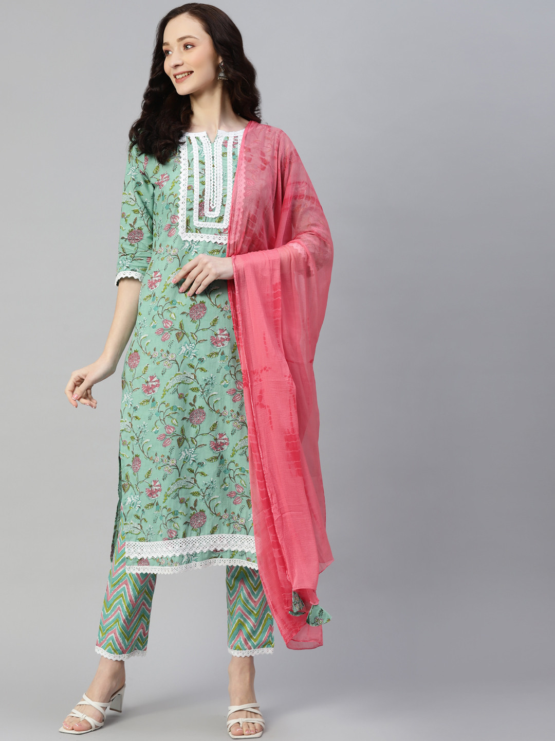 

Yuris Women Sea Green Floral Printed Pure Cotton Kurta with Trousers & With Dupatta
