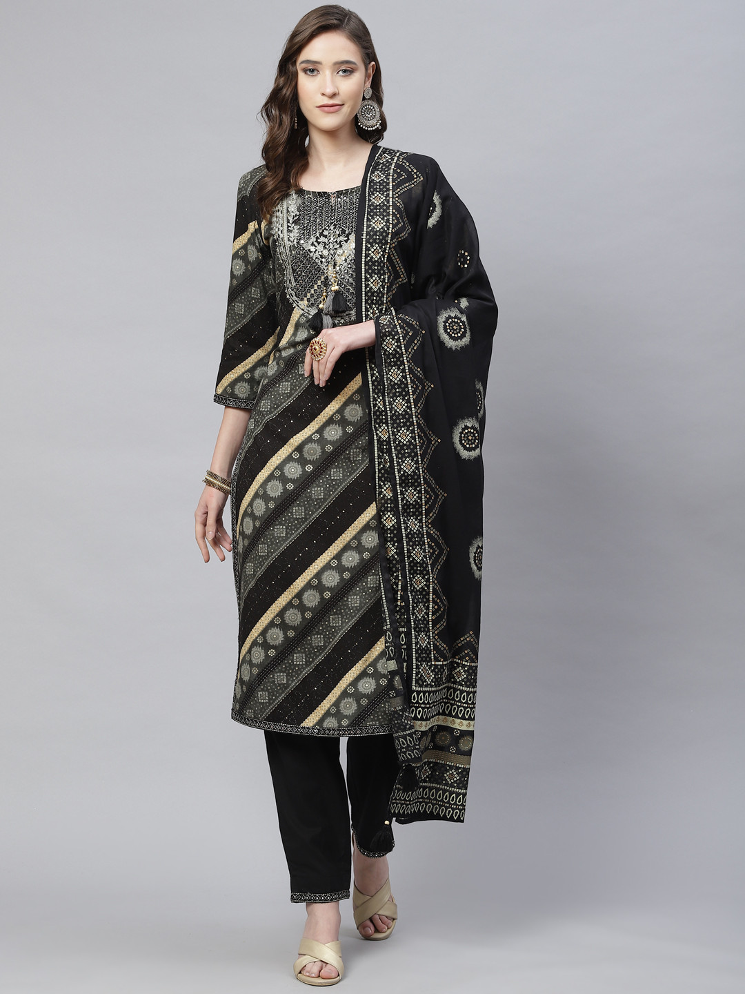 

PIROH Women Black Ethnic Motifs Printed Kurta with Trousers & With Dupatta