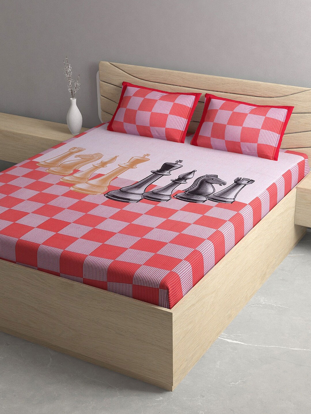 

Aura White & Red Geometric 120 TC Cotton Queen Bedsheet with 2 Pillow Covers