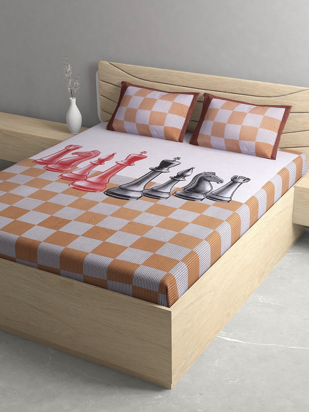 

Aura White & Orange Geometric 120 TC Queen Bedsheet with 2 Pillow Covers