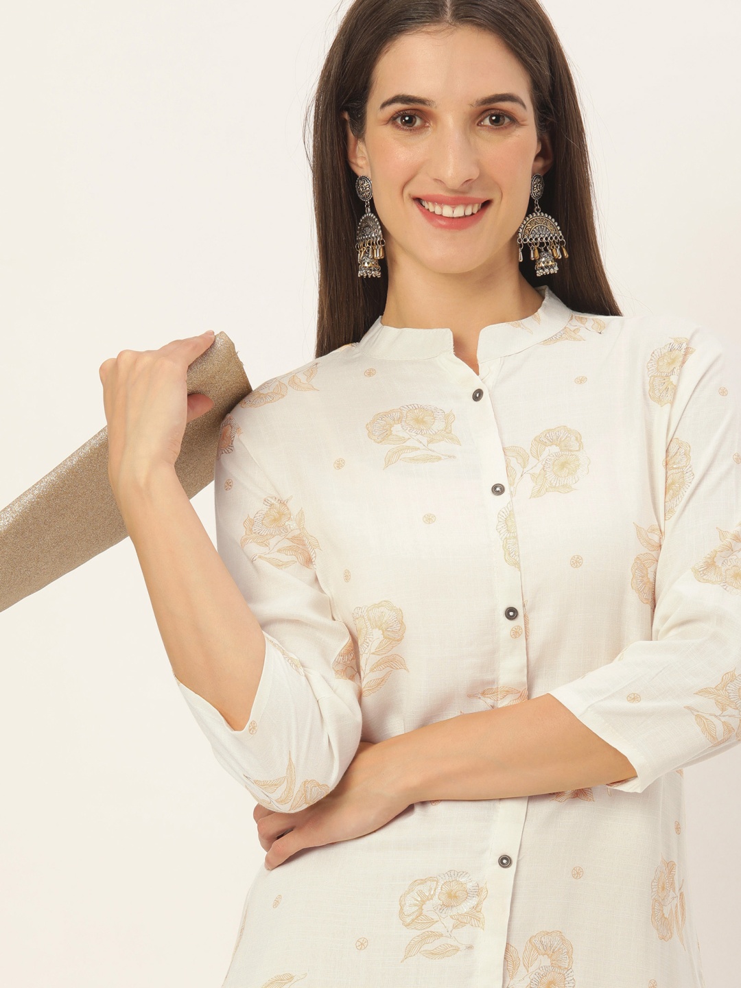 

SWAGG INDIA Women White & Golden Floral Foil Printed Kurta