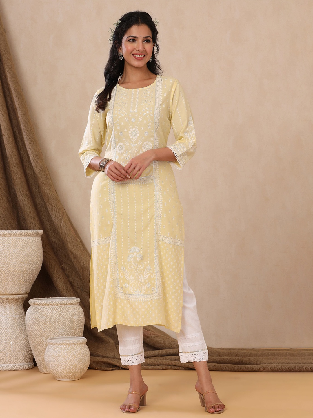 

Juniper Women Yellow & Silver-Toned Ethnic Motifs Khari Printed Gotta Patti Straight Kurta