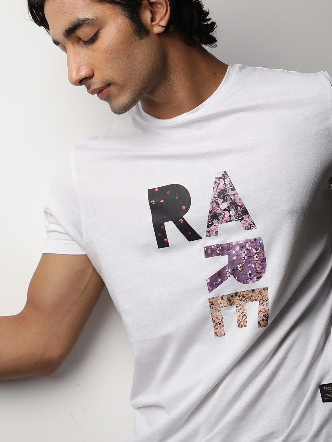 

RARE RABBIT Men Rings-4 Slim Fit Solid Polo Collar T-Shirt, White