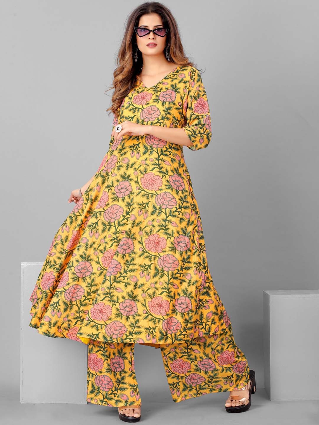 

SHOPGARB Women Yellow Floral Printed Pleated Kurta with Palazzos