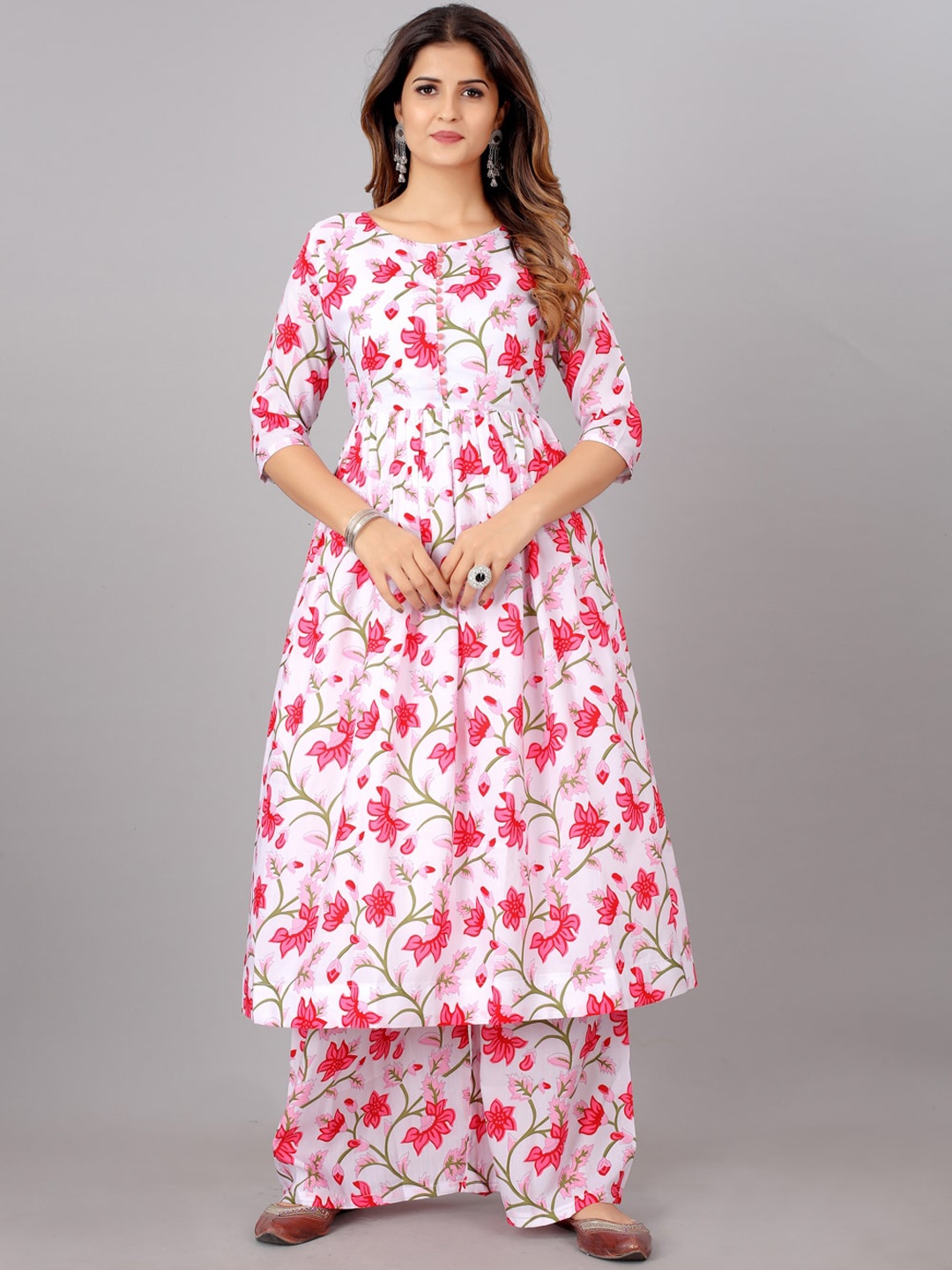 

SHOPGARB Women Pink Floral Printed Pleated Kurta with Palazzos