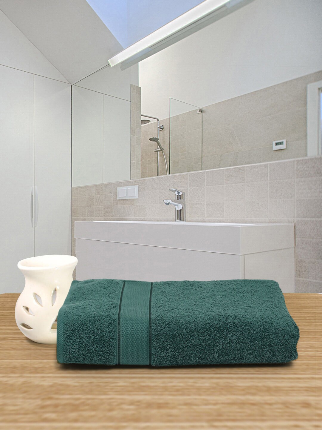 

Creeva Green Solid 525 GSM Cotton Bath Towel
