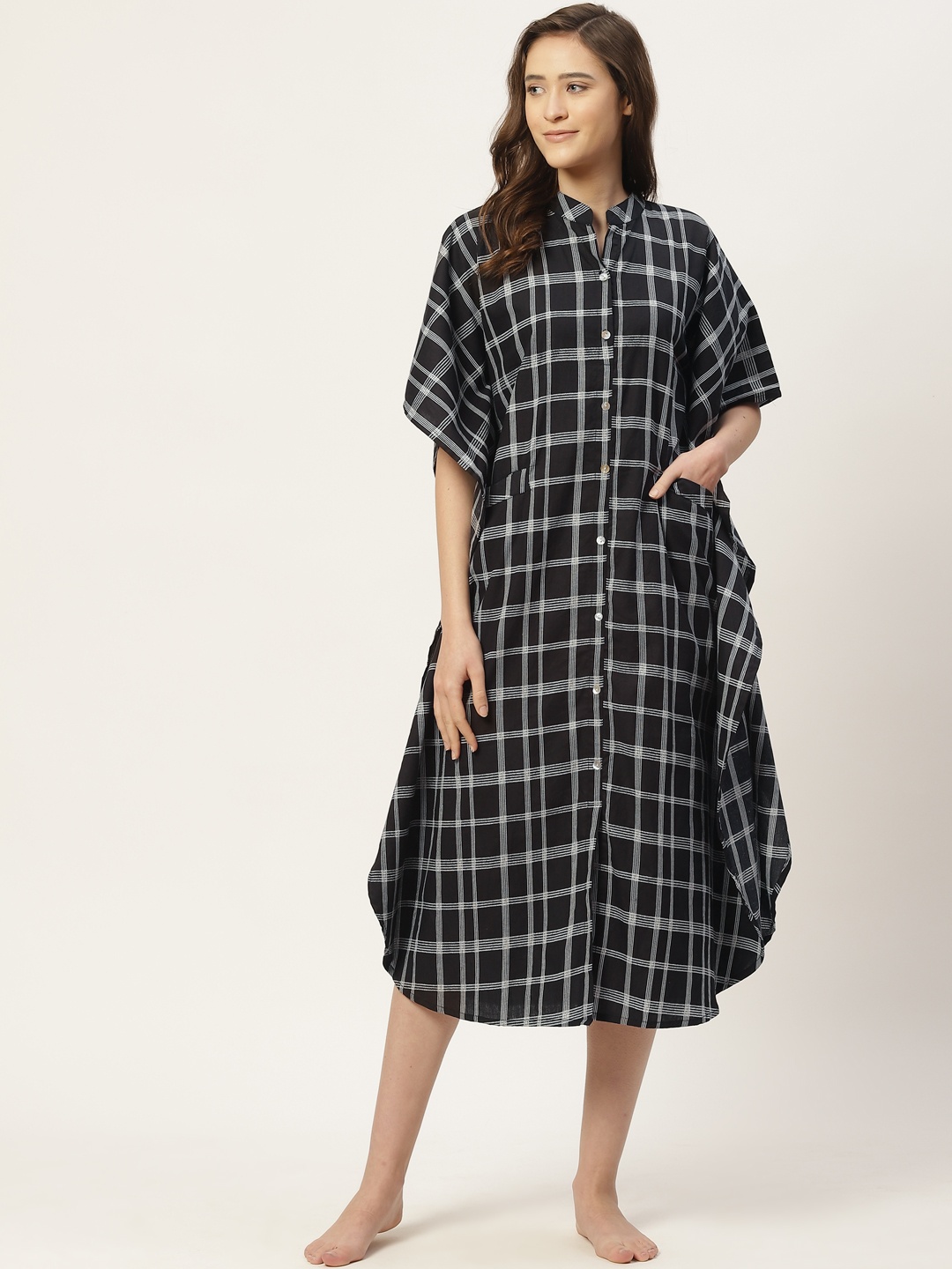 

MBeautiful Black Checked Kaftan Nightdress
