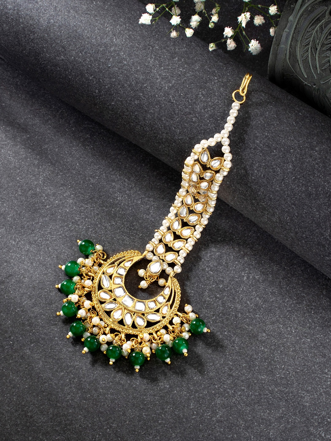 

Peora Gold-Plated & Green Kundan-Studded Pearl-Beaded Maang Tika