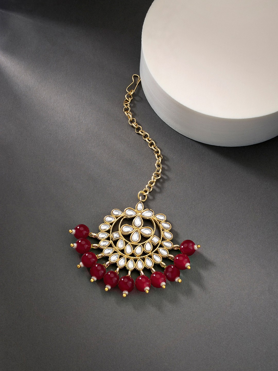 

Peora Gold-Plated & Maroon Kundan-Studded Pearl-Beaded Maang Tika