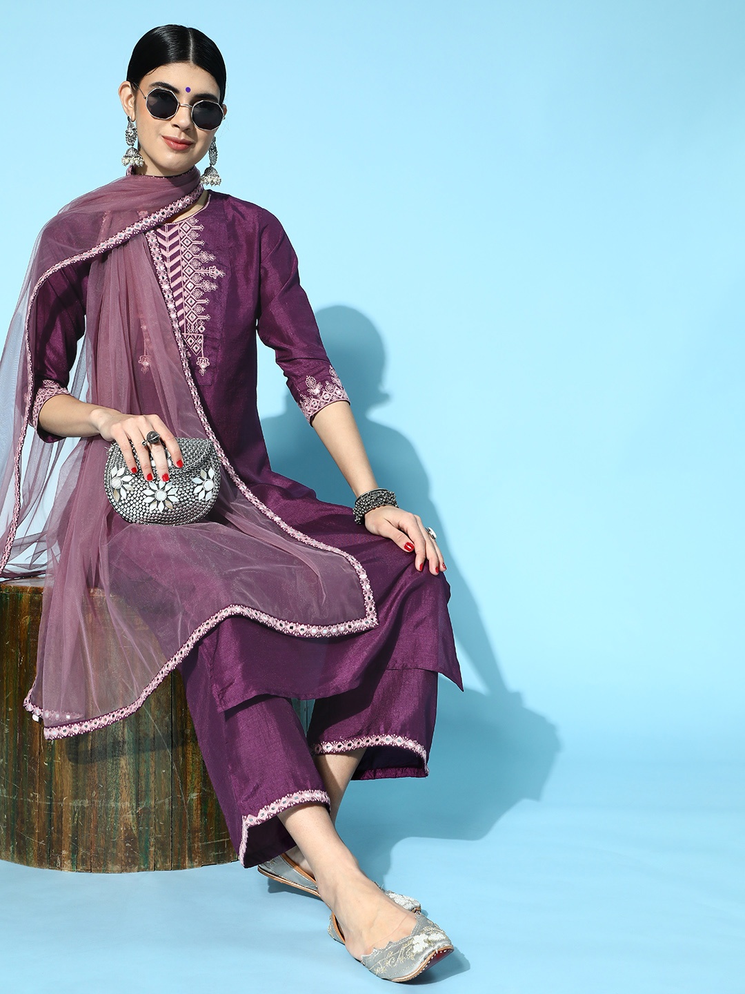 

Indo Era Ethnic Motifs Liva Scalloped Edge Kurta Set, Magenta