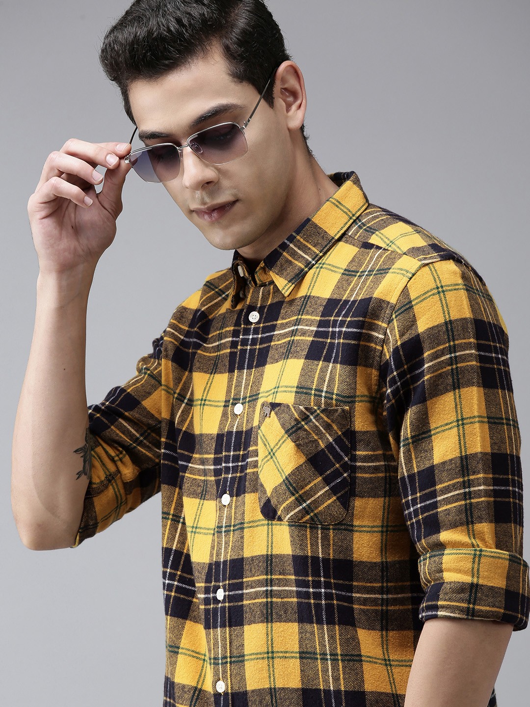 

THE BEAR HOUSE Men Mustard Yellow & Navy Blue Classic Slim Fit Tartan Checked Casual Shirt