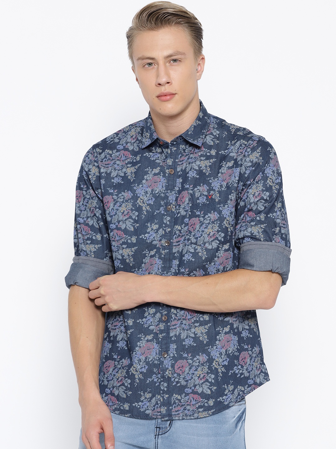 

Wills Lifestyle Men Blue Slim Printed Chambray Casual Shirt