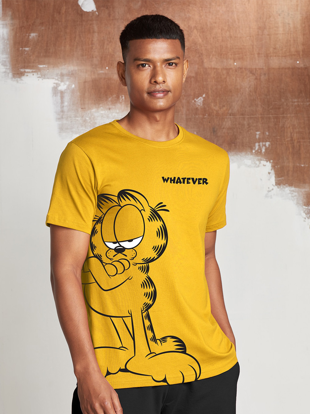 

The Souled Store Men Yellow & Black Garfield Printed Cotton T-shirt