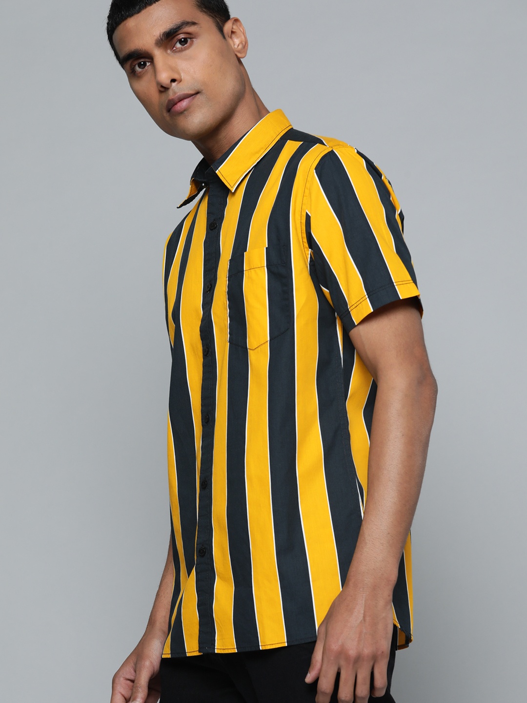 

Harvard Men Yellow & Black Pure Cotton Classic Fit Striped Casual Shirt