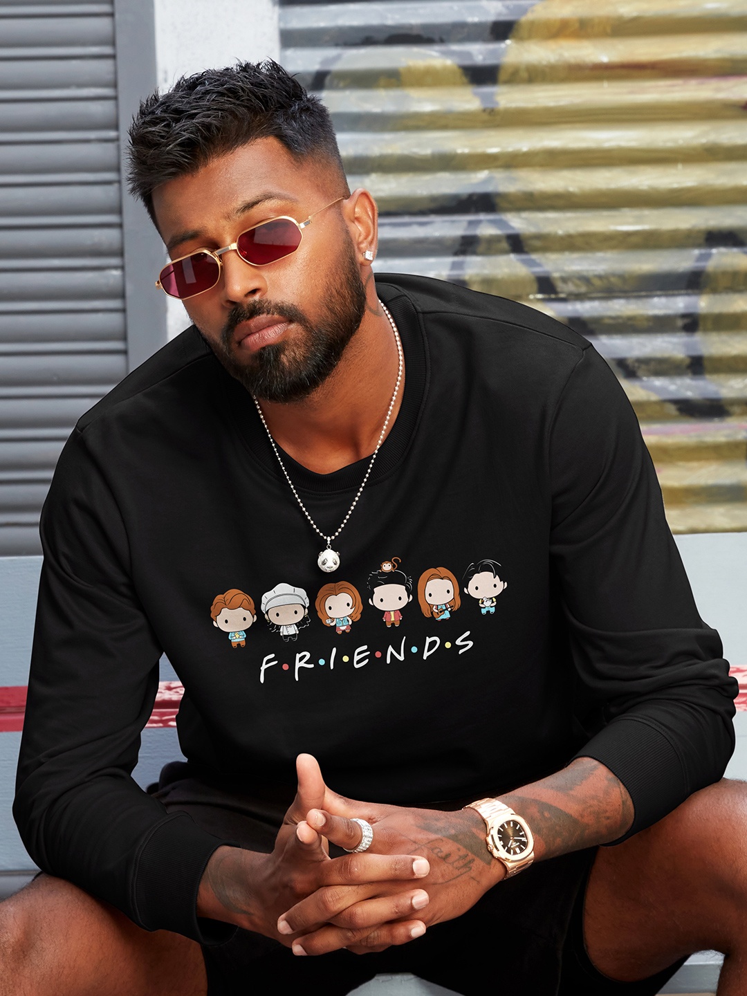 

The Souled Store Men Black & White F.R.I.E.N.D.S Printed Cotton Sweatshirt