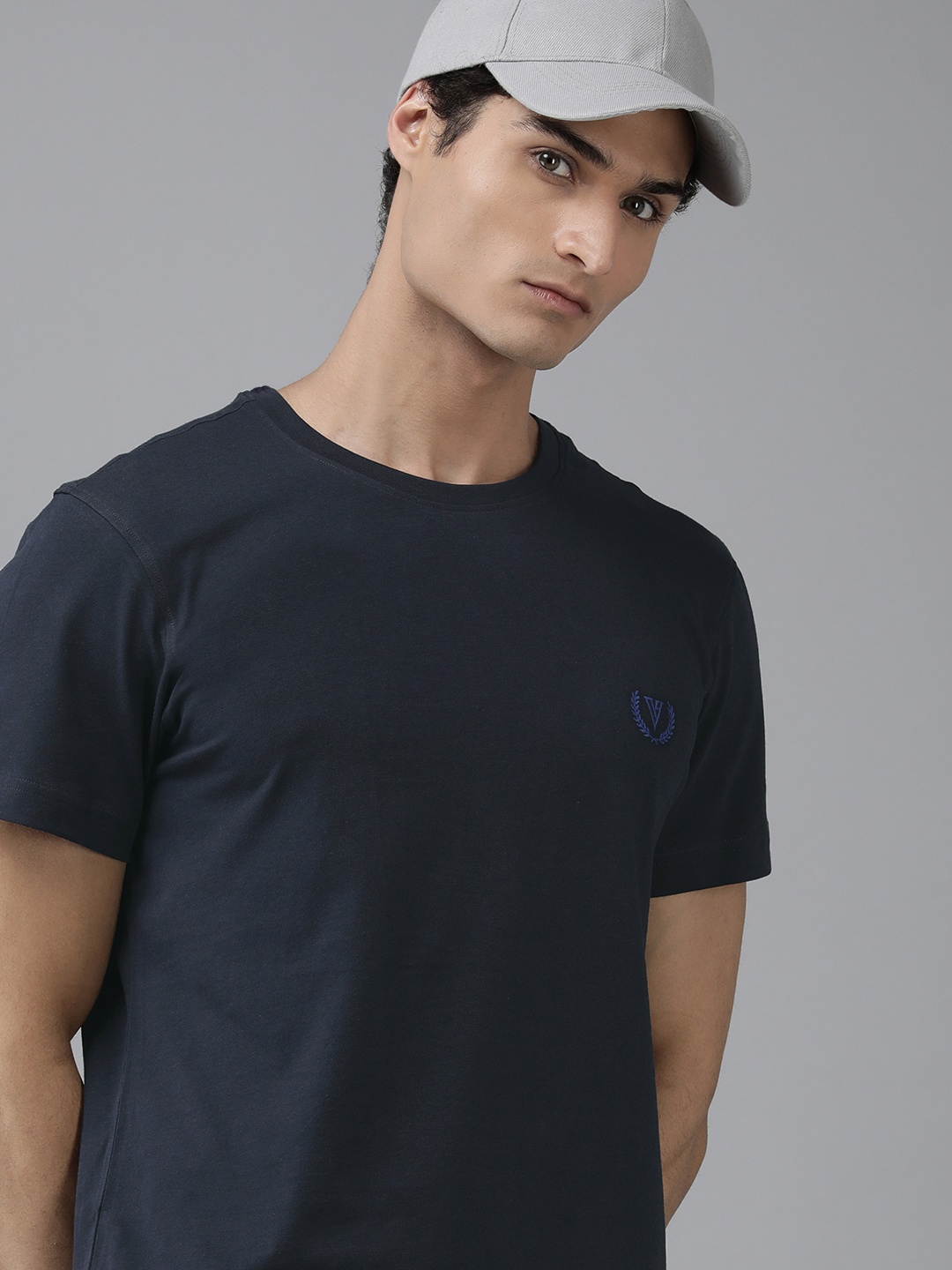 

Van Heusen Sport Moisture Activated Crew Neck Cool It T-Shirt, Navy blue