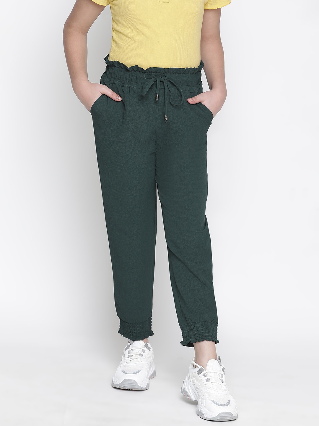 

Oxolloxo Girls Green Solid Relaxed Straight Leg Joggers