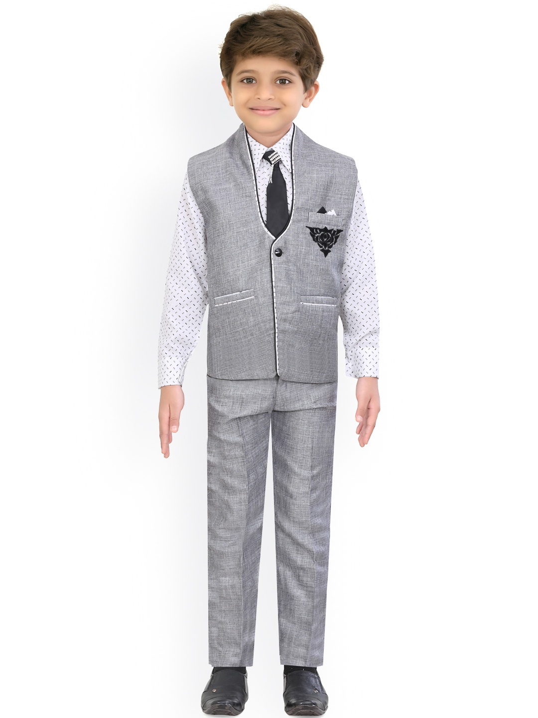 

Jeetethnics Grey Boys Silk Single-Breasted Regular Fit Party Waistcoat Suit