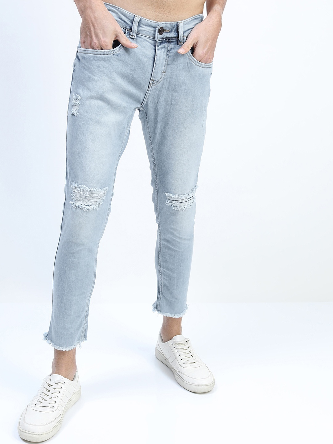 

HIGHLANDER Men Blue Tapered Fit Mildly Distressed Heavy Fade Ripped Jeans