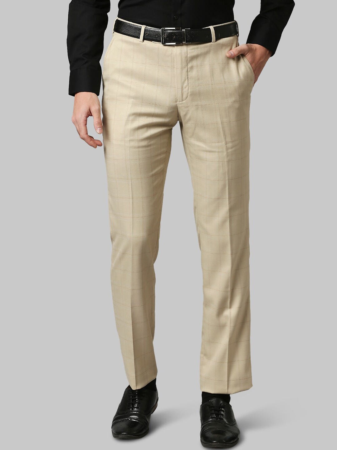 

Park Avenue Men Beige Checked Formal Trousers