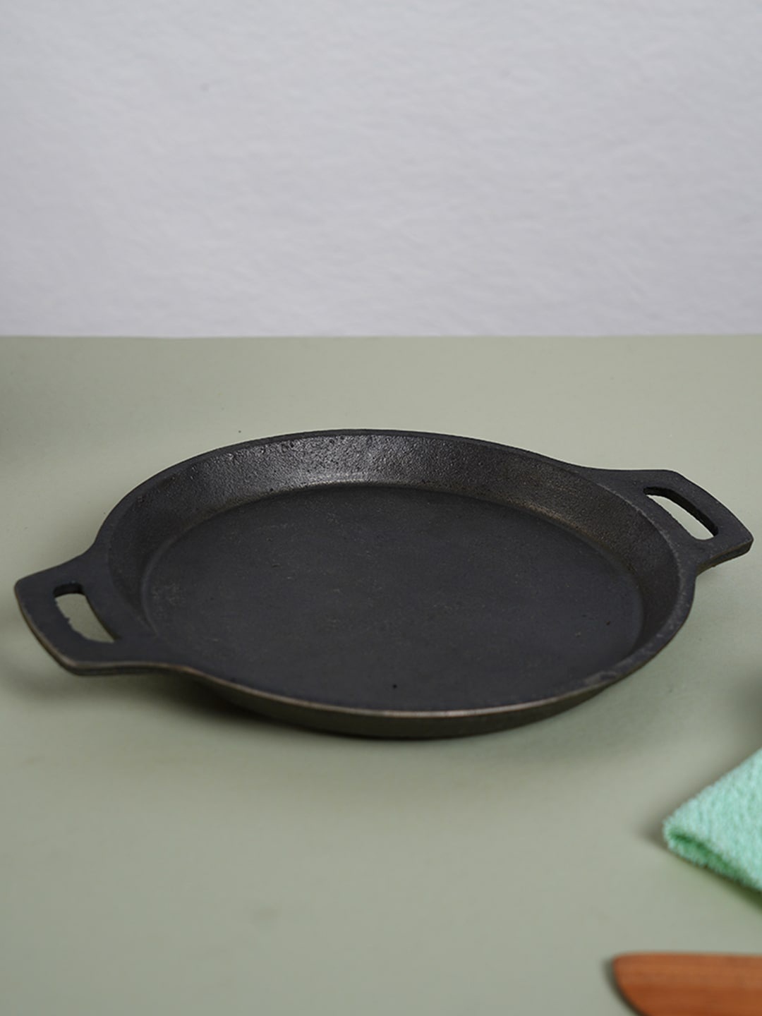 

The Indus Valley Black Pre-Seasoned Non Toxic Cast Iron Fish Fry Pan