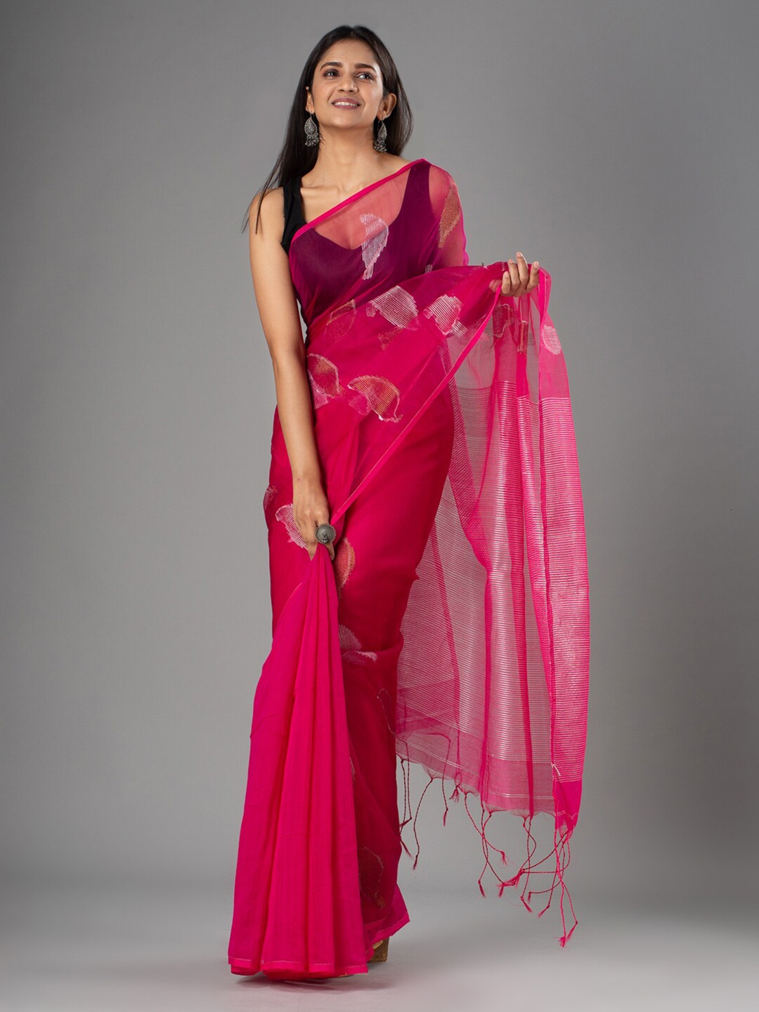 

Mitera Pink & Silver-Toned Paisley Silk Cotton Saree