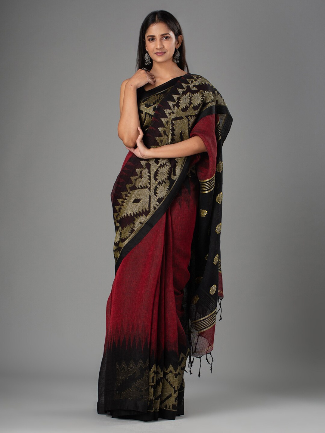

Mitera Magenta & Black Woven Design Pure Linen Jamdani Saree