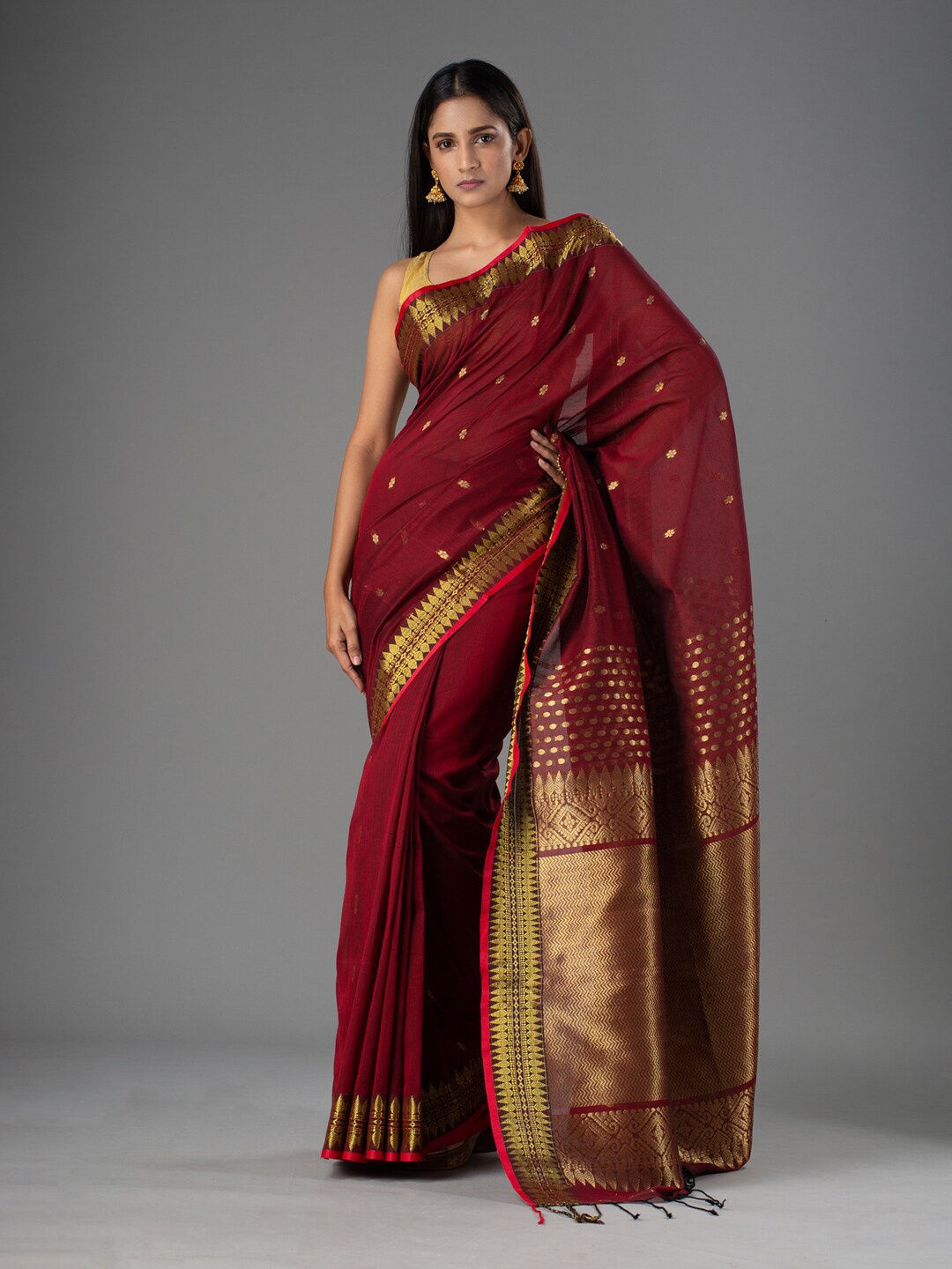 

Mitera Maroon Woven Design Pure Cotton Saree