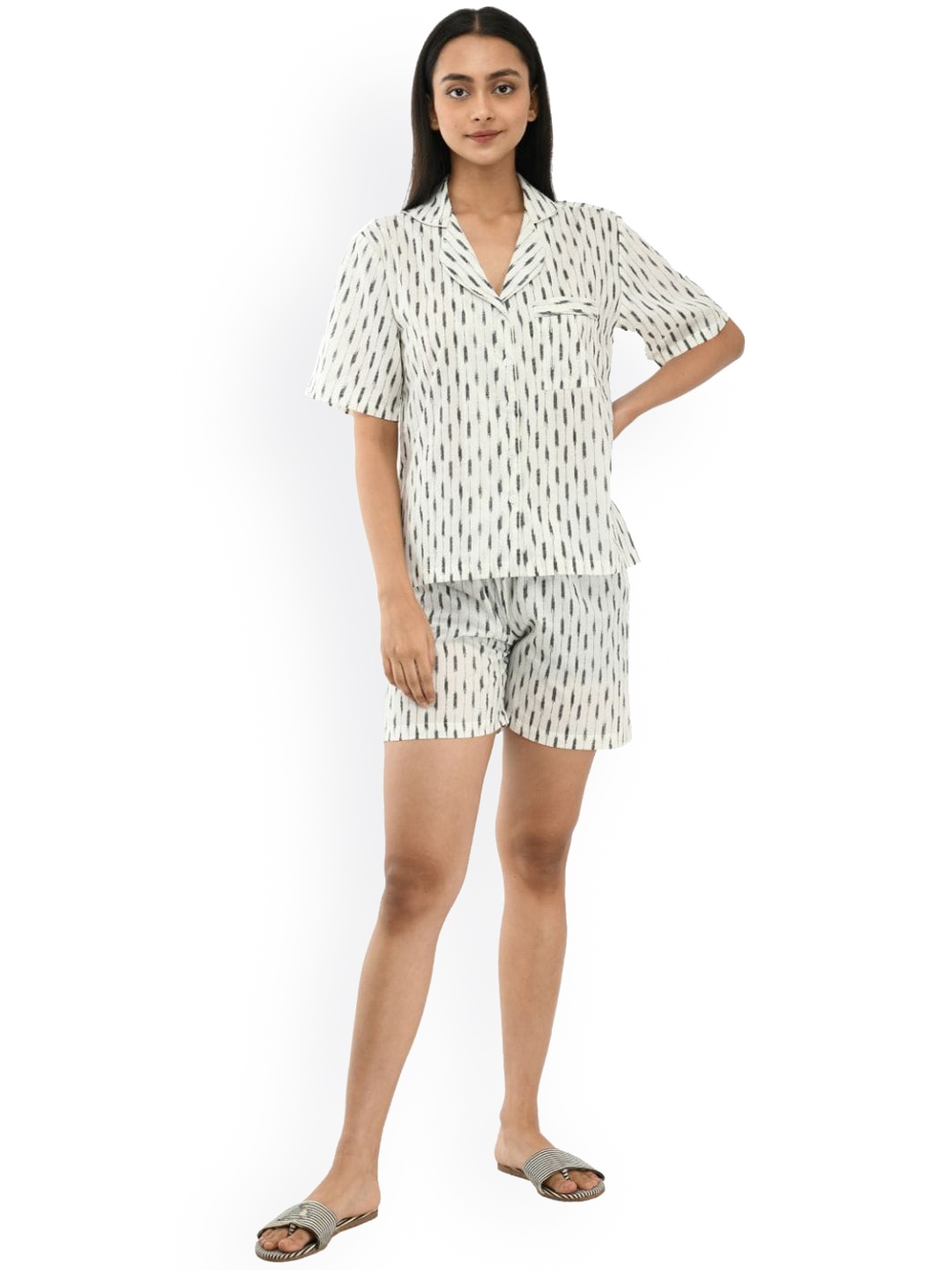 

SWHF Women Off White & Charcoal Striped Pure Cotton Night suit