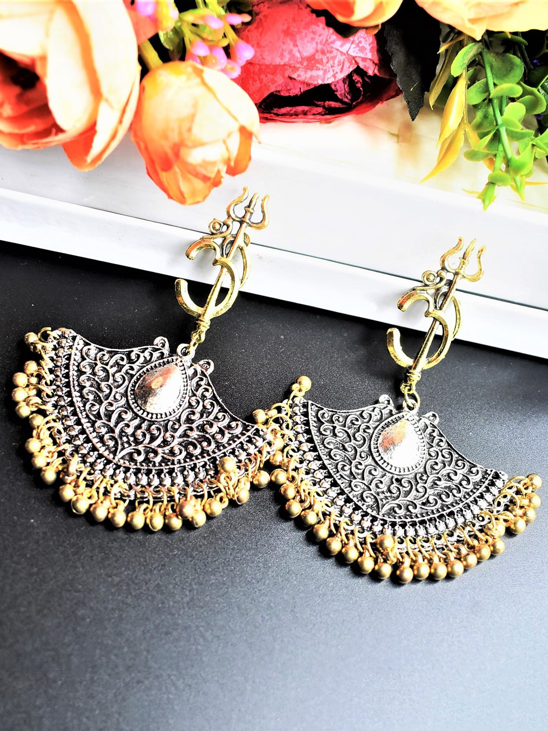 

Vembley Silver-Toned & Gold-Toned Contemporary Drop Earrings